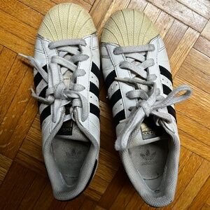 Adidas Superstar – White/Black – Men’s 4.5 / Women’s 6